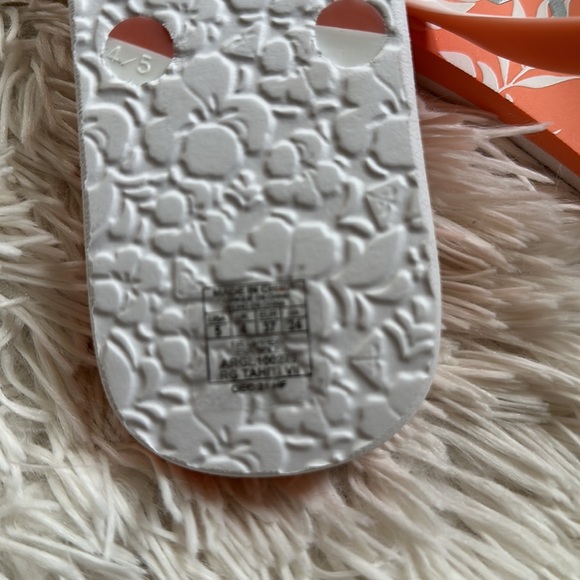 Roxy Pink and white Flip flops - Picture 4 of 4